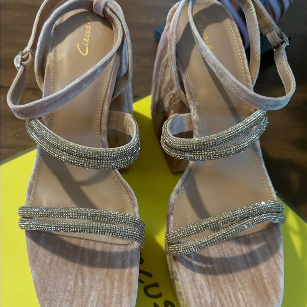 MilaJewel Sam Edelman Circus Ny ankle strap platform sandals. Extraordinary. - Picture 3 of 16